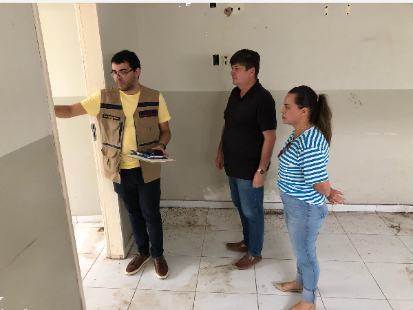 PREFEITO EM EXERCÍCIO VISITA PRÉDIO ONDE SERÁ NOVA SEDE DO SERVIÇO DE CONVIVÊNCIA E FORTALECIMENTO DE VÍNCULOS