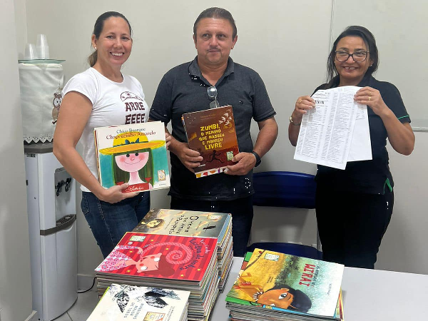 SECRETARIA MUNICIPAL DE EDUCAÇÃO FORTALECE AÇÕES PARA PRÁTICAS DE LEITURA NAS ESCOLAS MUNICIPAIS DE SANTA CRUZ